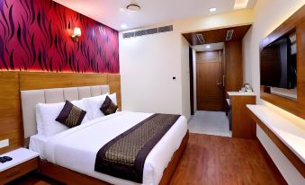 Grand Hridey 1 Minute from Railway Station