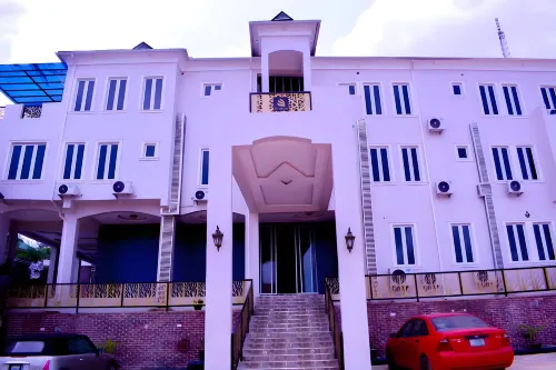 Camas Hotel & Suite Asero Abeokuta - Pools