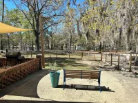 The Bunkhouse at St Julien - Vintage Waterfront Lake House