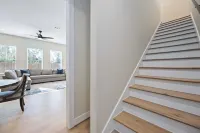 Centrally located-New Construction-Luxury Houston Home Hotels in North Houston