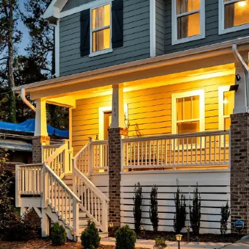 Stylish Durham Getaway Near Duke / DT - Fun Backyard