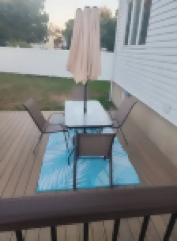 Take it easy at this unique and tranquil getaway. Free Wifi, Free street Parking