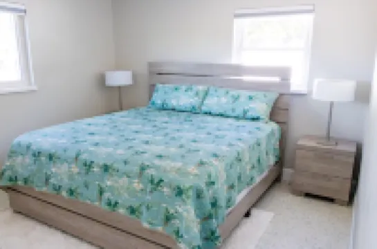 NEW! The Seafoam Bungalow - close to beaches!