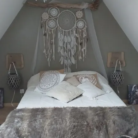 Maison à la Campagne Avec Cour Clôturé et Espace Extérieur Отели в г. Э