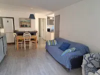 F3 Marvivo-les Sablettes 15 m de la Plage Hotels in La Seyne-sur-Mer