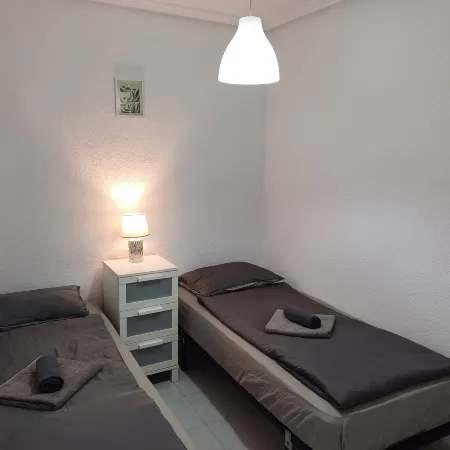 2-bedroom apartment-close to beaches and center