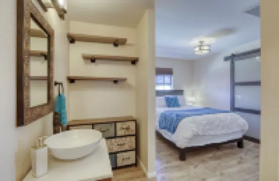 Private Retreat In Northwest Las Vegas For A Single Or Couple