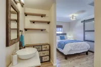 Private Retreat In Northwest Las Vegas For A Single Or Couple