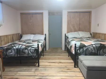 Spacious 4 BR 2 BA Home In The Heart Of Poconos Private BEACH. NEAR ATTRACTIONS!