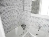 Great cosy studio minutes away from the metro!