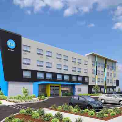 Tru by Hilton Kalamazoo Hotel Exterior