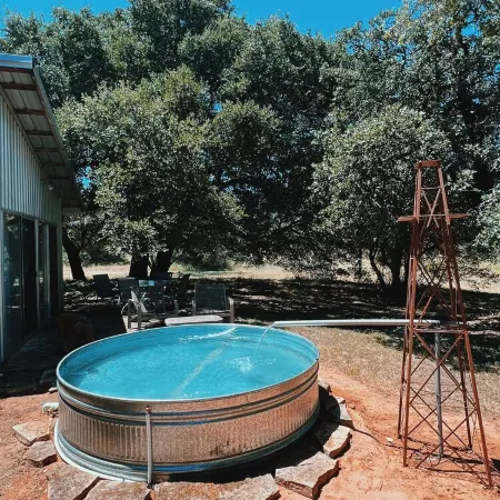Secluded Getaway, 2Br, Near Fossil Rim, 1000 Acres, Hiking, Farm Animals