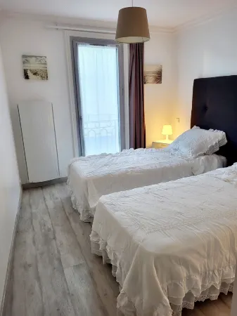 La Résidence de la Plage Отели рядом с достопримечательностью «Quartier de l'Ile de Penotte»