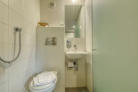 Eklo Hotels Le Havre Отели рядом с достопримечательностью «Католическа катедрала на Хавър»