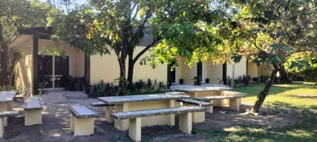 Hidaway Отели рядом с достопримечательностью «Zambales Destination»