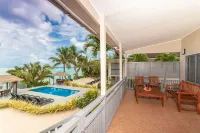 Moana Sands Beachfront Villas Hotels in Ngatangiia
