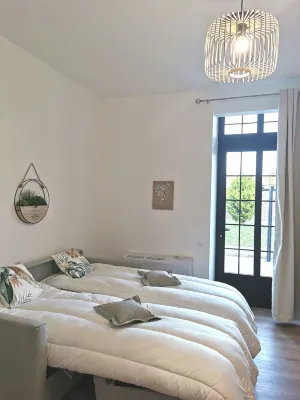 Domaine du Vieux Porche Отели в г. Дьене