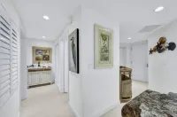 Cape Harbour 12th floor condo!!Low Season' Rates start at 950/week!!!