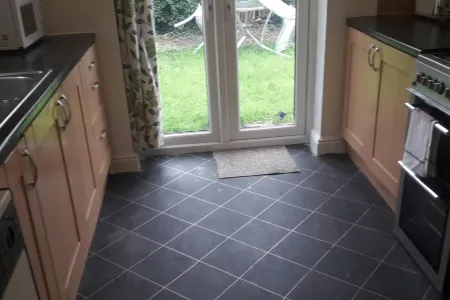 Homely 4-Bed House in Manchester Отели рядом с достопримечательностью «Парк Сейл Уотер»