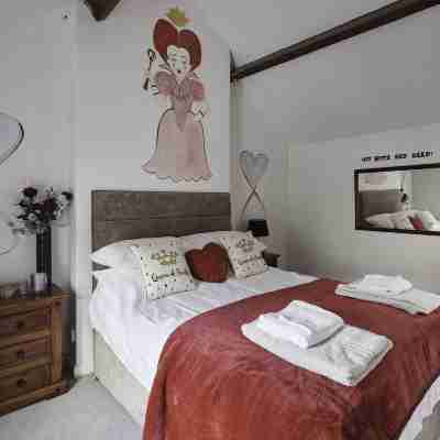 Violets Wonderland Cottage Rooms