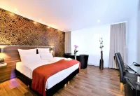 Ascot Hotel