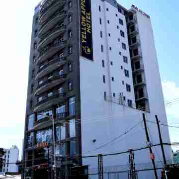 Yellow Apple Hotel Hotel Exterior