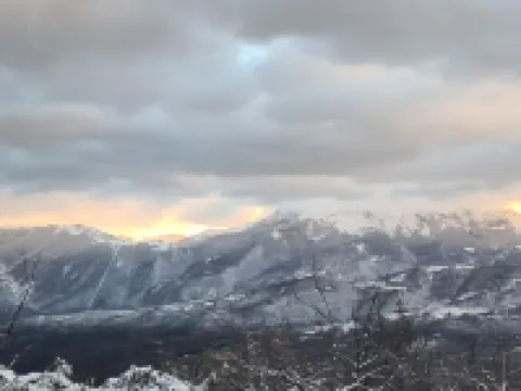 鐘樓 伊塞爾尼亞省酒店