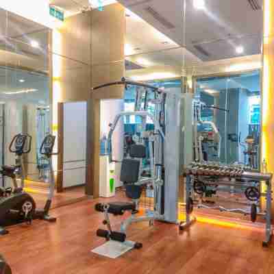 宜人的3臥室頂樓公寓和額外的房間在凱曼村公寓 Fitness & Recreational Facilities