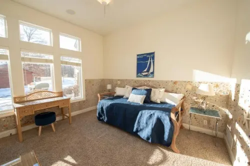 Secluded Spa-Cious Retreat -Beds for 8. Plus 3 Foldaways Extra