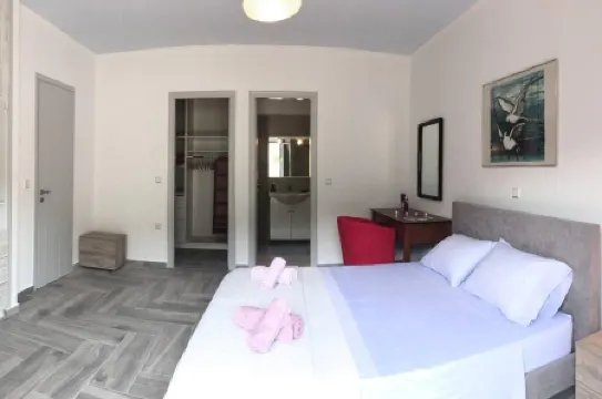 Villa Verde with Outdoor Jacuzzi