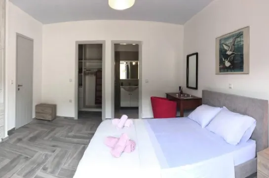 Villa Verde with Outdoor Jacuzzi