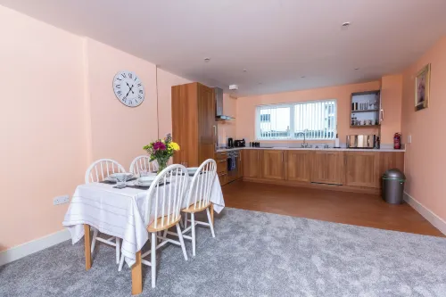 Meridian Bay Apartment - Parking