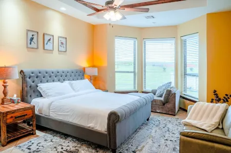 Peaceful Luxurious Ranch Family Reunion Отели в г. Поттаватоми