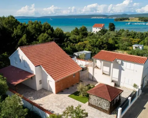 Villa Kate Hotels in Pasman