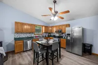 Andy Woods Lodge - 4 Bedrooms, 1,5 Baths, Sleeps 8 Home