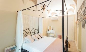 Romantic Escape City Centre with Jacuzzi & Parking by Rent All Como