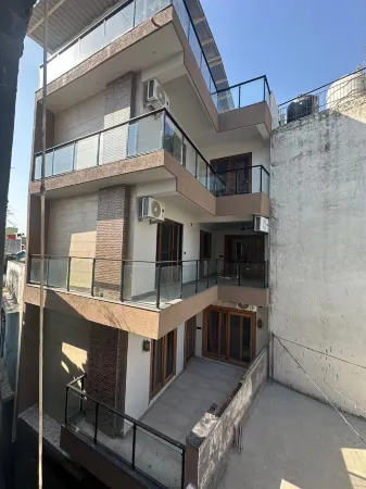 Yes Retreat By The Ganges