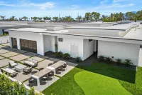 Sleeps 18 Pool Putting Green Pickleball Stay in Indio Bravo Villa 9