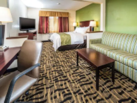 Quality Inn & Suites Hotels in Vermilion County