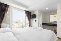 Royale 8 Ville Guest House