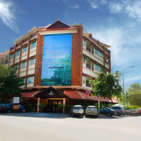 Almond Hotel Sothearos Отели рядом с достопримечательностью «Торговый центр Aeon»