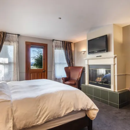 Wild Iris Inn