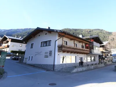 High Quality Holiday Apartment in Oberkrimml Near Waterfalls