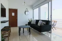 Phaedrus Living: Seaside Luxury Flat Lighthouse 62