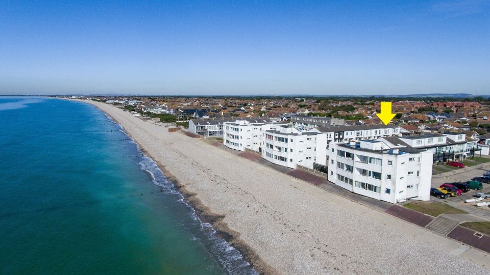 No 28 Contemporary Beach Side Property with Sea Views
