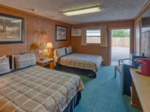 Sabinal Inn Hotels in Uvalde County