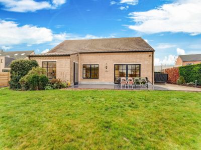 Luxury Holiday Home with Sauna and Jacuzzi in Heers