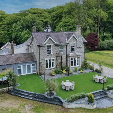 Hill House Country Estate - Princes Gate