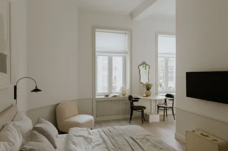 Lwowska Studios - Stayinwarsaw Отели рядом с достопримечательностью «Памятник Николаю Копернику»