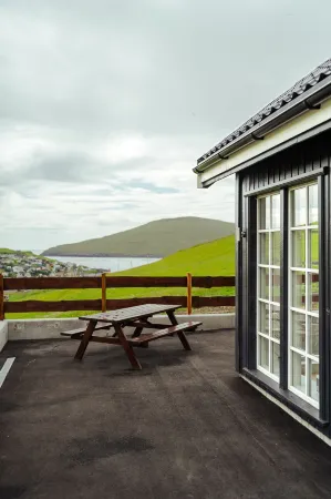 Á Snætu - Serene Village Stay Surrounded by Nature